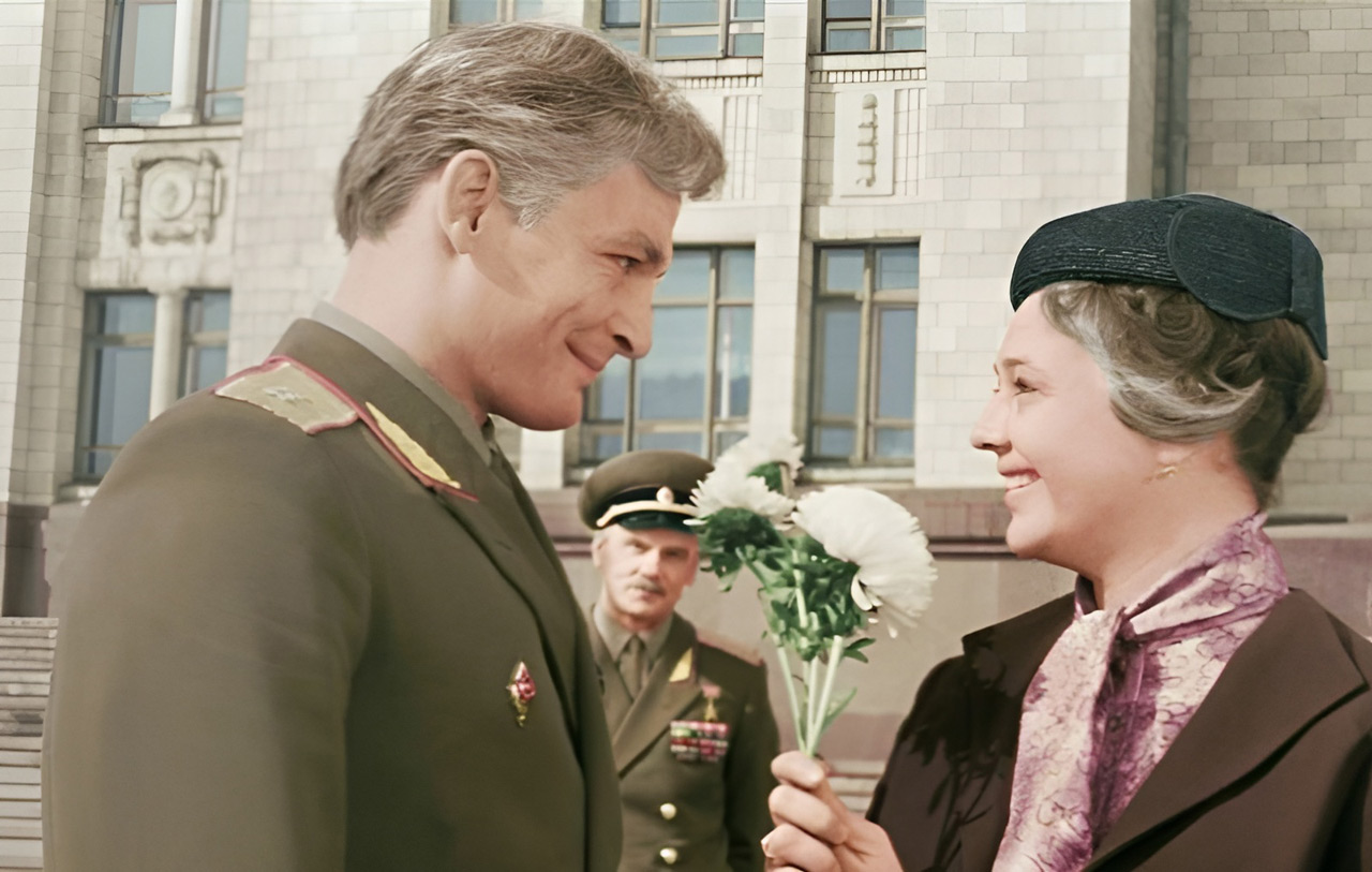 Василий Лановой в фильме Офицеры