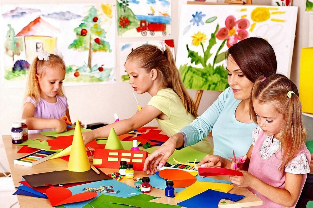 Поздравления воспитателю в стихах от родителей