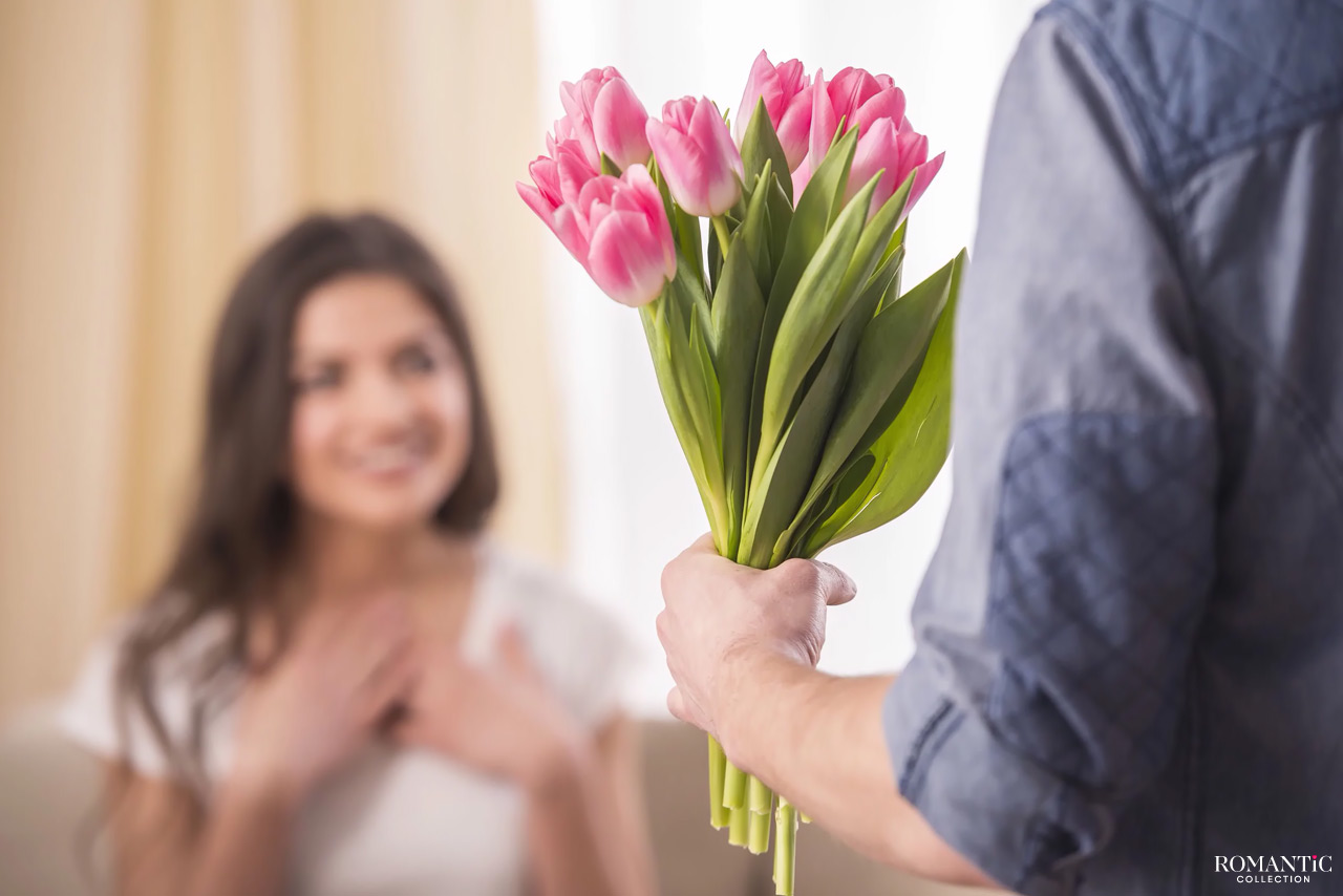 Что подарить любимой девушке на Восьмое марта