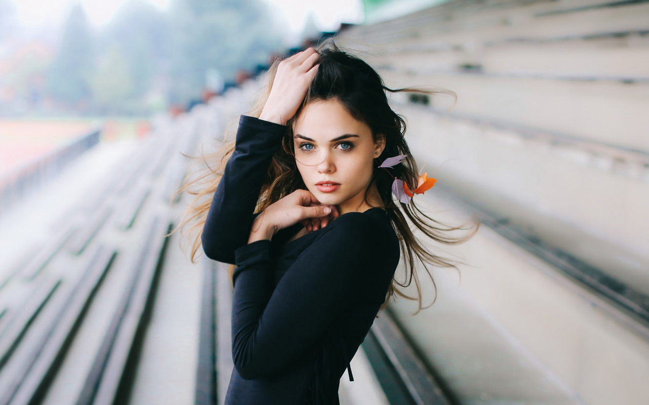 Позы для фотосессии: игра руками