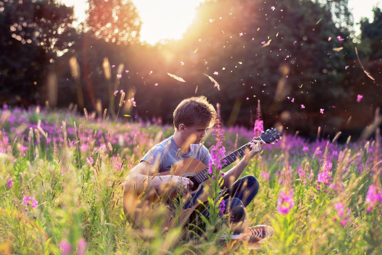 Стихи знаменитых поэтов про август