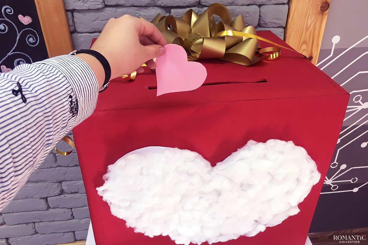 Почтовый ящик для валентинок на 14 февраля в школе, институте, офисе