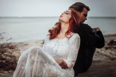 Если кто-то «уводит» вашего партнера, кто на самом деле виноват?