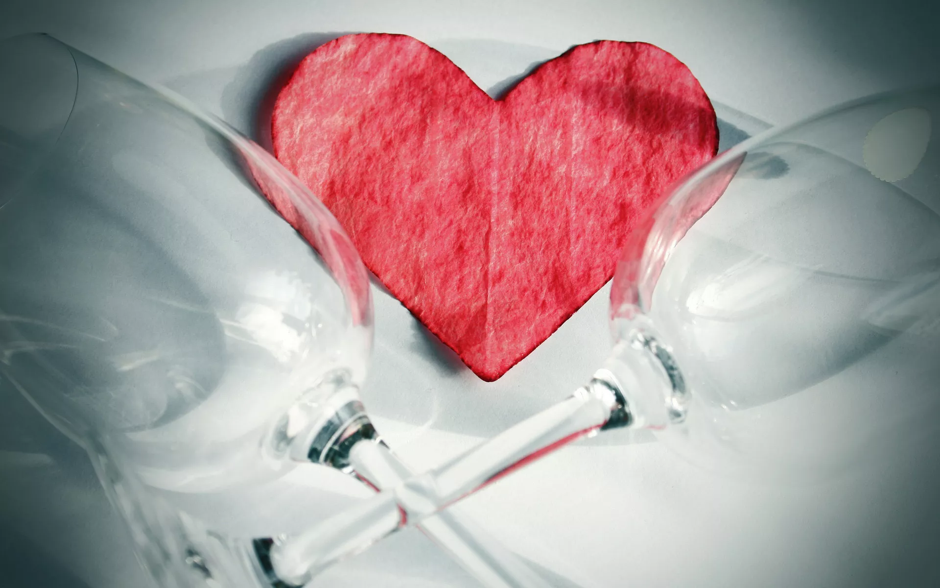 Сердце и бокалы