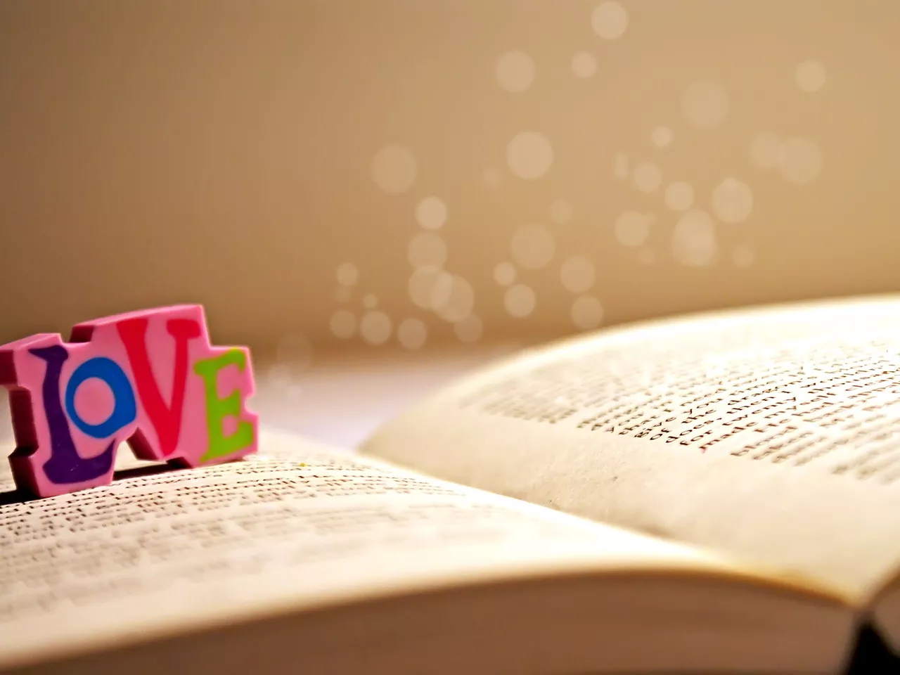 Love на книге
