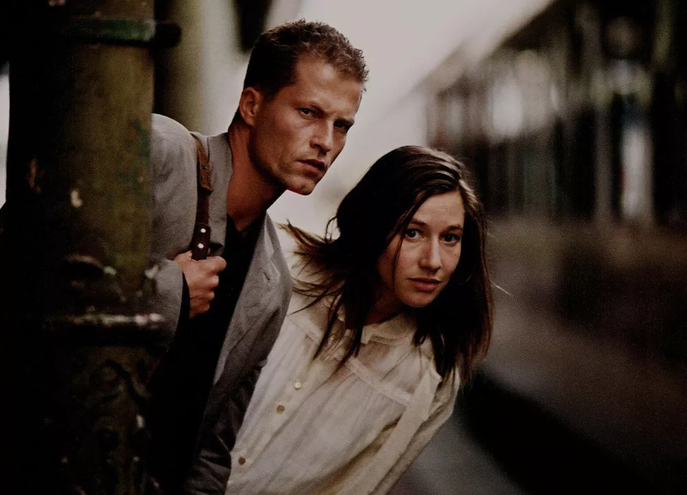 Босиком по мостовой