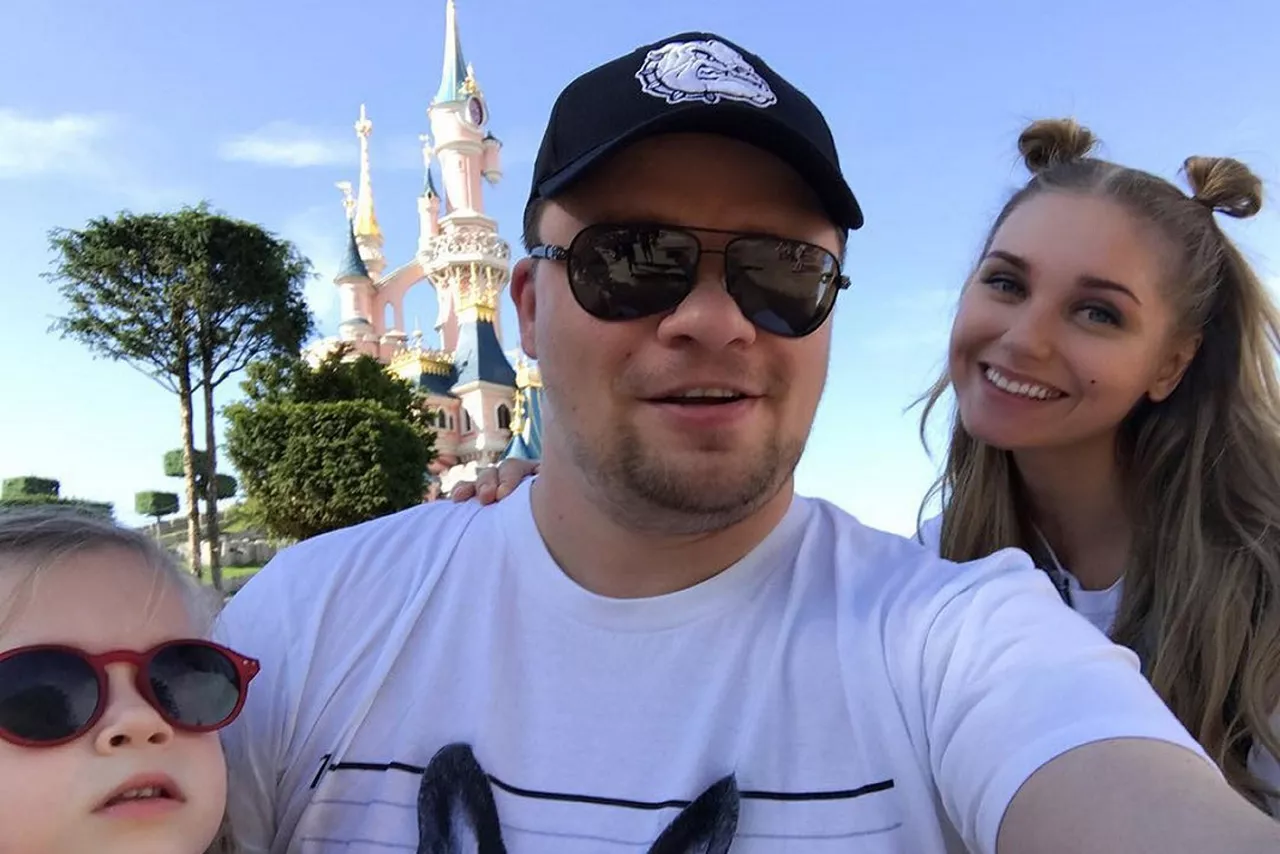 Кристина Асмус и Гарик Харламов отдыхают в Диснейленде