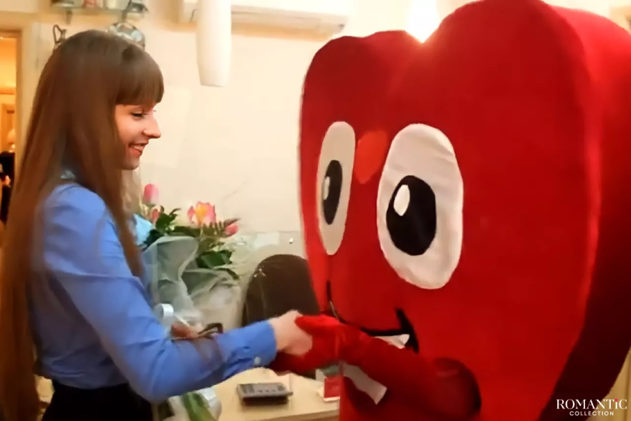 Видео: Сердце-курьер растопит сердце вашей любимой