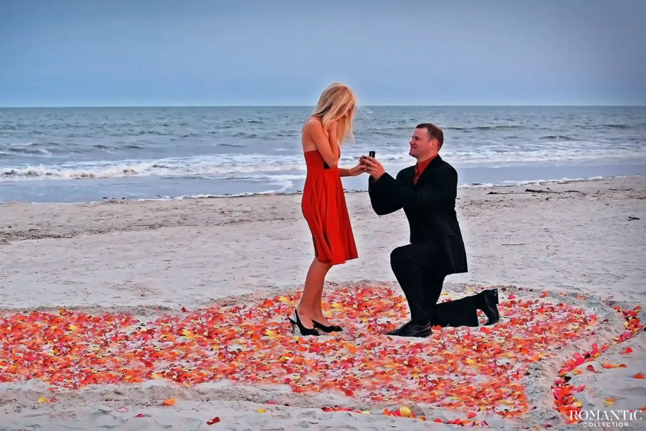 Видео: Необычные предложения руки и сердца