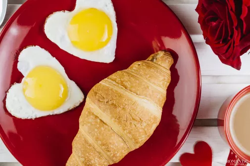 Яичница в форме сердца