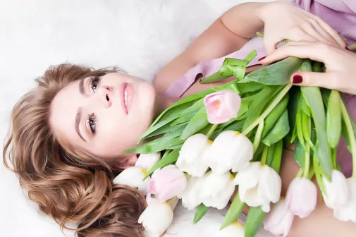 Не надо дарить уставшей женщине цветы