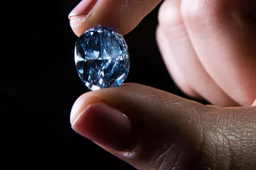 Трещина в алмазе