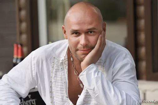 Видео: «Где найти твои следы» – трогательная песня от Максима Аверина