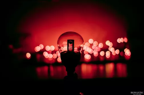 Выключатель и Лампочка