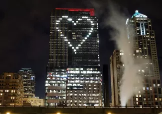 Обои о любви: Сердце из окон