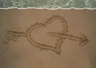 Обои о любви: Сердце на песке