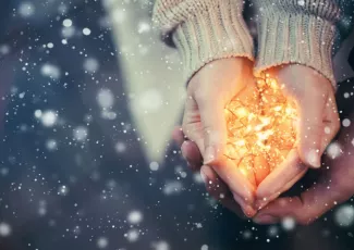 Чтобы просто коснуться пальцев...