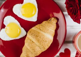 Яичница в форме сердца
