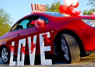 Подарок в машине