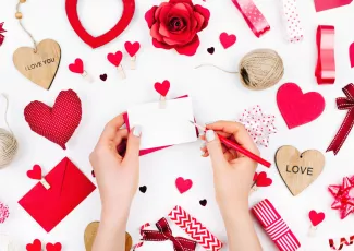 Как написать стихи о любви?