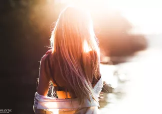 Светило солнце