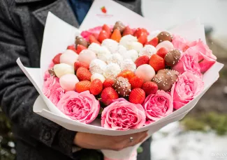 День святого Валентина: Фруктовые букеты на День святого Валентина