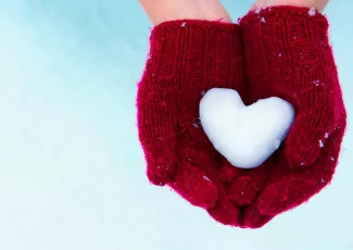 Обои о любви: Сердце из снега