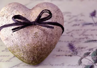 Обои о любви: Каменное сердце