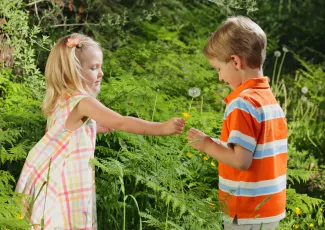 Обои о любви: Мальчик и девочка