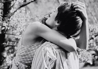 Обои о любви: Нежные объятия