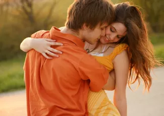 Обои о любви: Нежные объятия