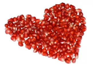 Обои о любви: Сердце из граната