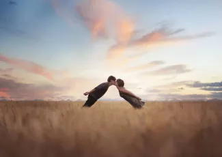 Обои о любви: Осенний поцелуй