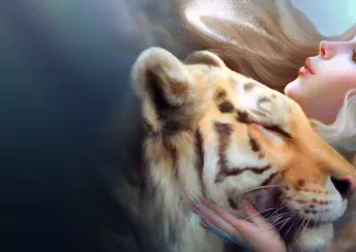 Обои о любви: Девушка в объятиях тигра