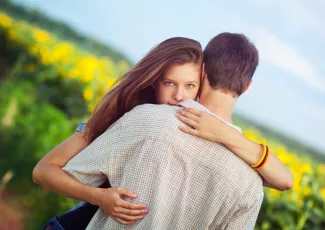 Обои о любви: Нежные объятия