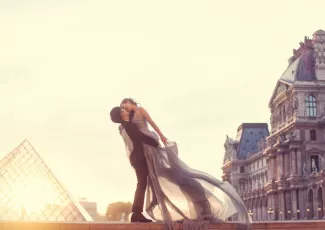 Обои о любви: Влюбленные в Париже