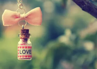 Обои о любви: Любовь в бутылочке