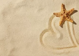 Обои о любви: Сердце на песке